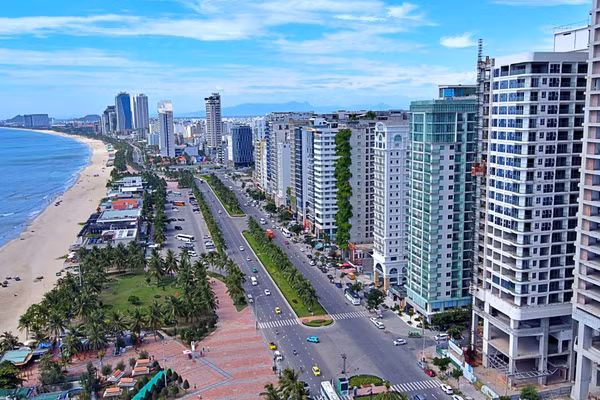 Khách sạn dọc bờ biển Đà Nẵng. Ảnh minh họa