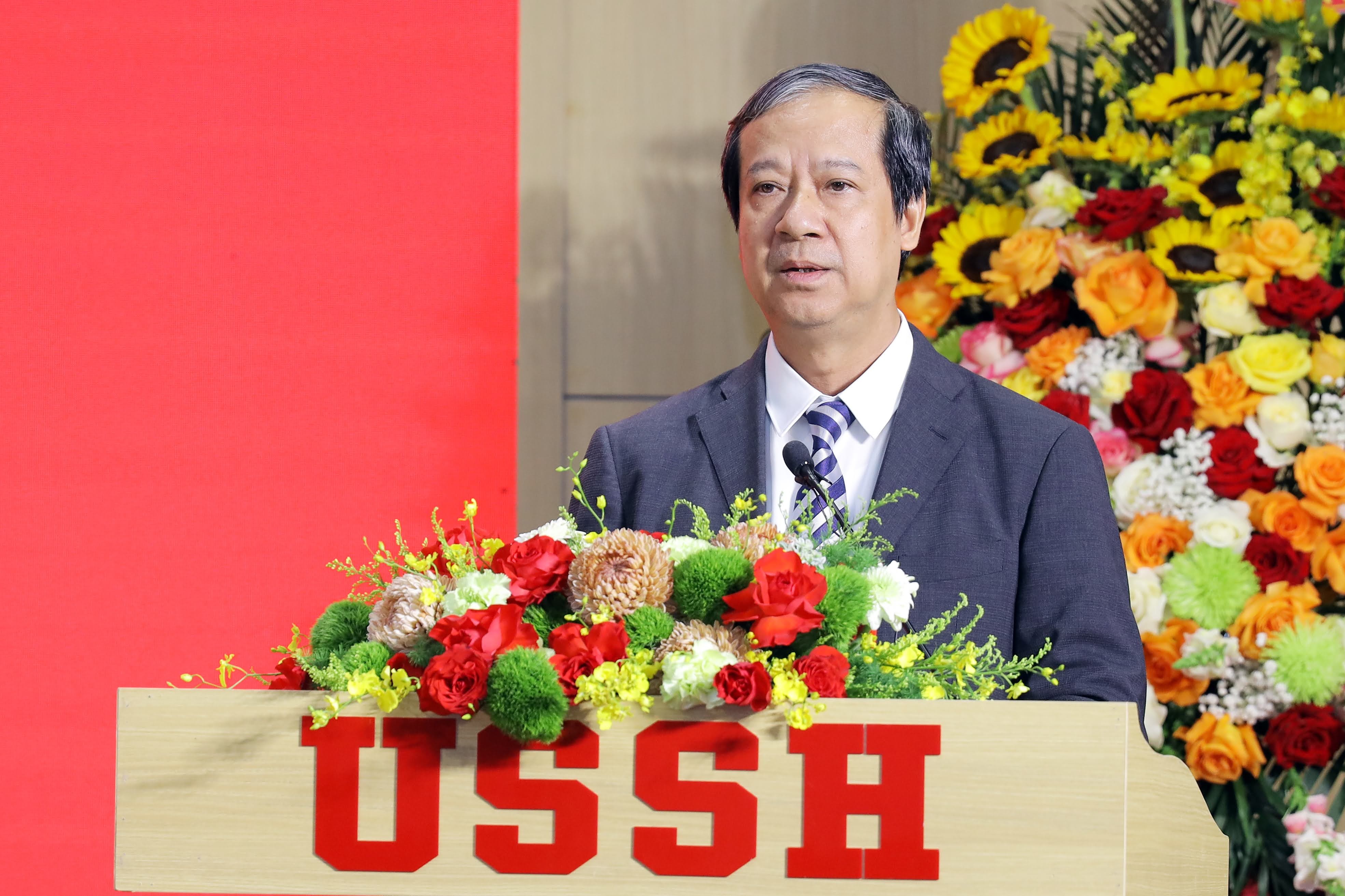 Bộ trưởng Nguyễn Kim Sơn phát biểu tại Hội thảo khoa học “Bác Hồ với giáo dục, giáo dục với Bác Hồ”. Ảnh: Trần Hiệp. img-0123.jpg