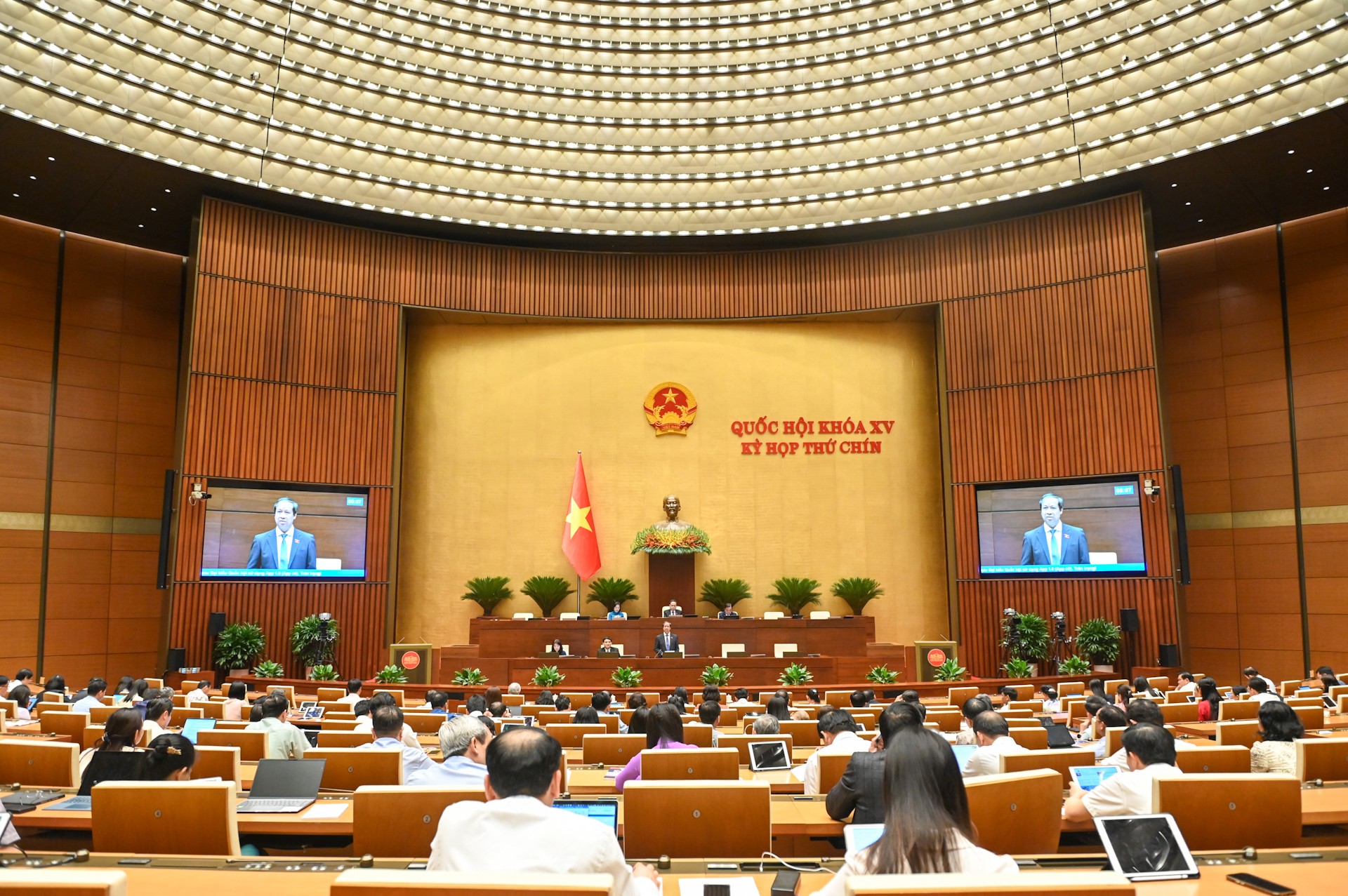 Toàn cảnh phiên họp. Ảnh: Bùi Giang. bgp-7834.jpg