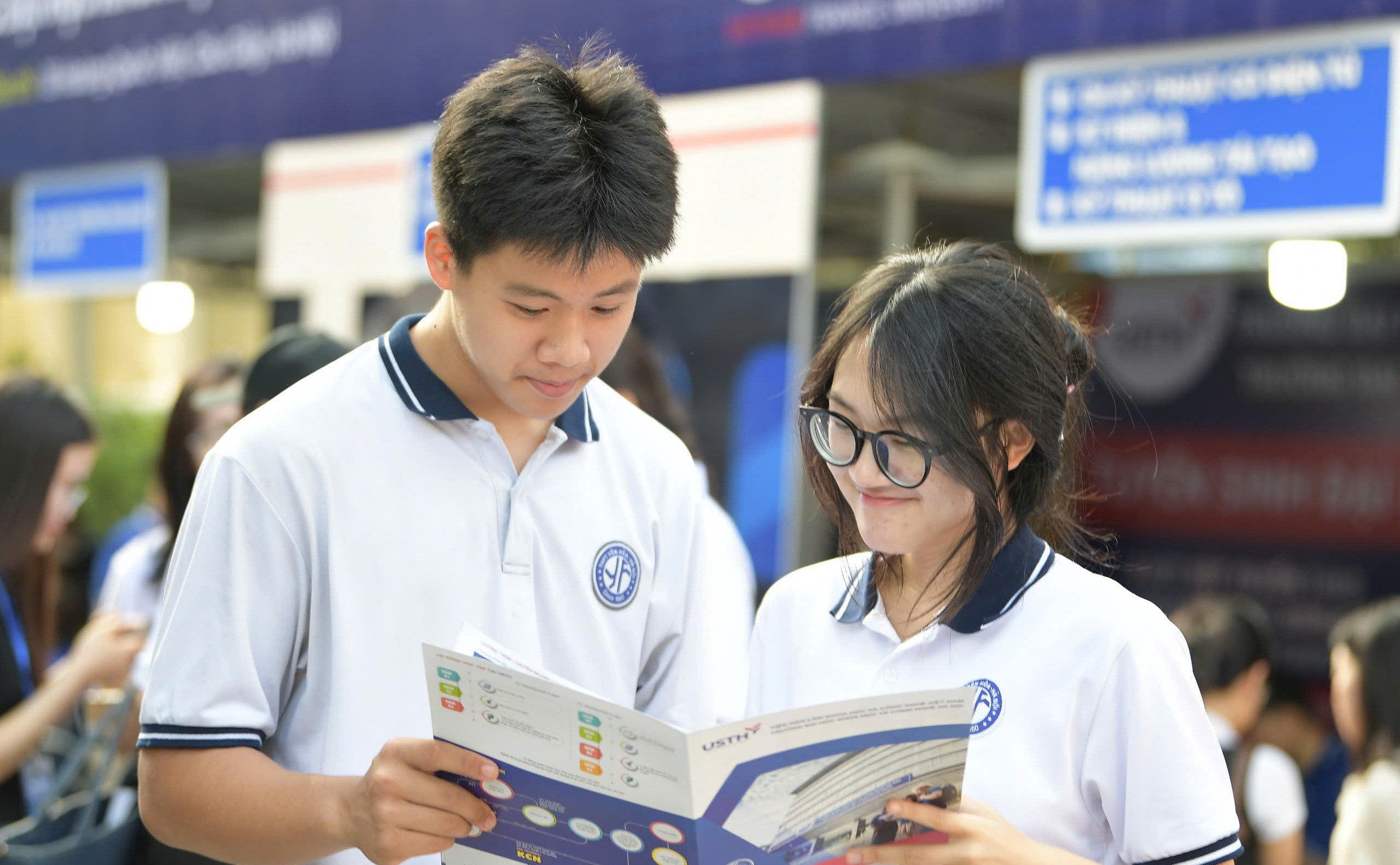 Học sinh tham gia Ngày hội tuyển sinh khối các ngành Khoa học và Công nghệ (ngày 18/5). khoahoccongnghejpg1.jpg