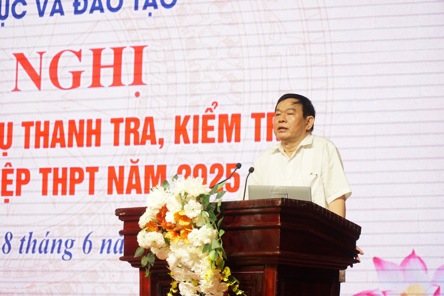 Ông Đào Công Lợi - Phó Giám đốc Sở GD&ĐT Nghệ An phát biểu chỉ đạo tập huấn. Ảnh: Hồ Lài tap-huan-kiem-tra-thanh-tra-thi-1.jpg