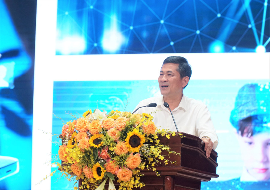 Ông Thái Văn Thành - Giám đốc Sở GD&ĐT Nghệ An phát biểu tại hội thảo. Ảnh: Hồ Lài tieng-anh-thanh-ngon-ngu-thu-2-trong-truong-hoc-6.jpg