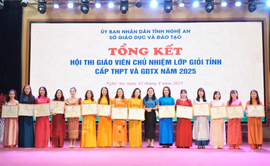 tong-ket-giao-vien-chu-nhiem-lop-gioi-tinh-nghe-an-4.jpg