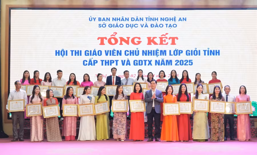 tong-ket-giao-vien-chu-nhiem-lop-gioi-tinh-nghe-an-6.jpg