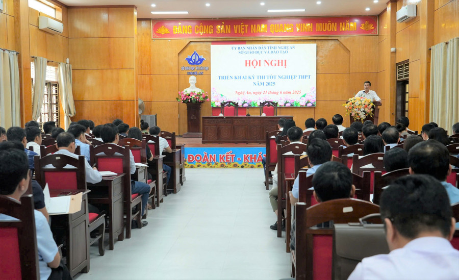 Nghệ An tổ chức Hội nghị triển khai Kỳ thi tốt nghiệp THPT năm 2025. Ảnh: Hồ Lài