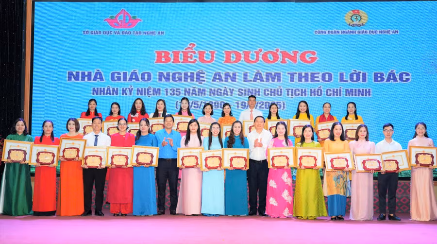 bieu-duong-nha-giao-lam-theo-loi-bac-7.jpg