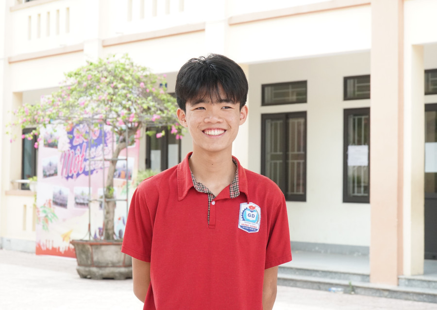 Em Lê Khánh Hưng - thủ khoa lớp chuyên Hóa học vào Trường THPT chuyên Phan Bội Châu năm 2025. Ảnh: Hồ Lài doi-ban-thu-khoa-vao-chuyen-phan-boi-chau-nghe-an-4-5711.jpg