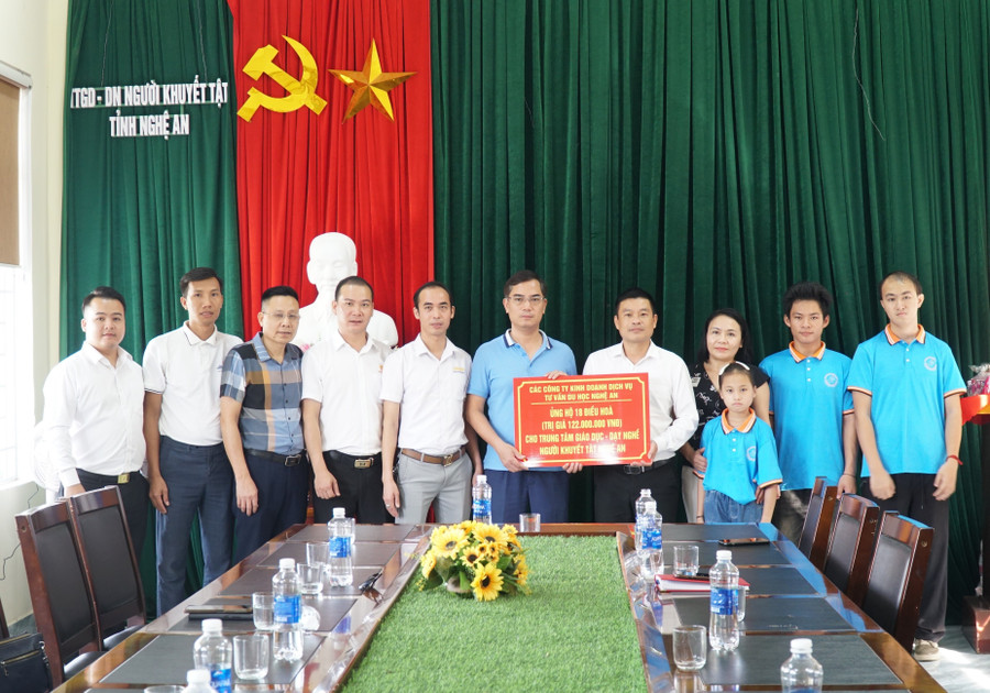 18 điều hòa đã được lắp đặt tại khu nhà ở nội trú cho học sinh Trung tâm Giáo dục và Dạy nghề người khuyết tật tỉnh Nghệ An. trao-qua-trung-thu-2.jpg
