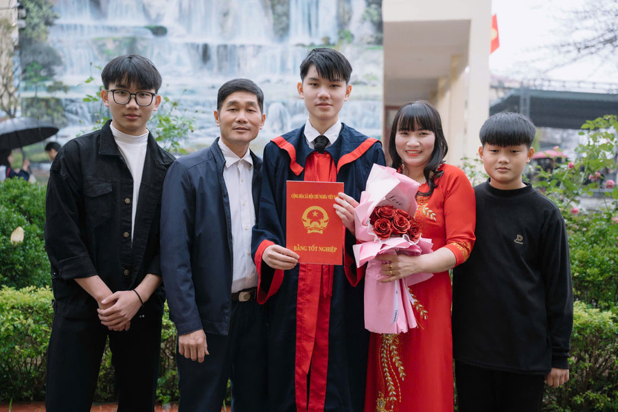 Gia đình em Nguyễn Đức Lương. Ảnh: NVCC nguyen-duc-luong-4.jpg