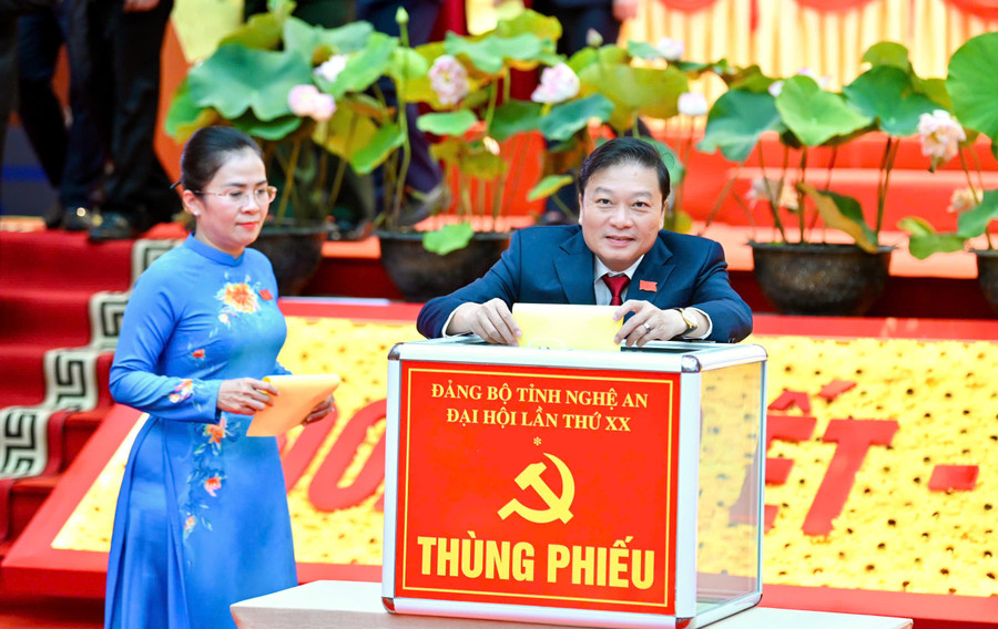 Đại hội bầu Đoàn đại biểu tham dự Đại hội đại biểu toàn quốc lần thứ XIV của Đảng. ban-chap-hanh-dang-bo-tinh-nghe-an-1.jpg