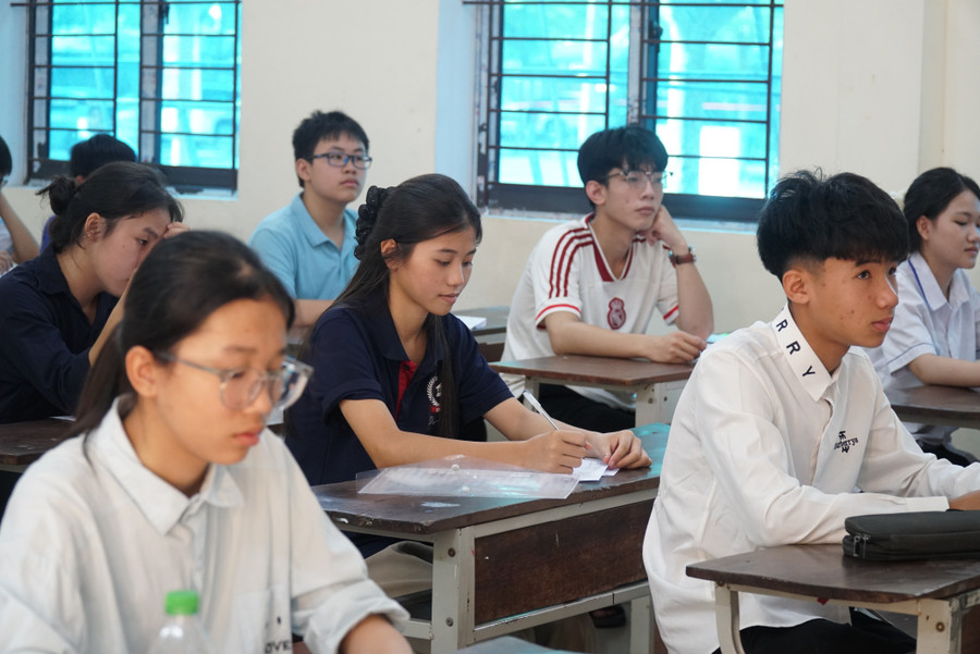 Giáo viên hi vọng đáp án chấm môn Ngữ văn sẽ linh hoạt. Ảnh: Hồ Lài sn108847.jpg