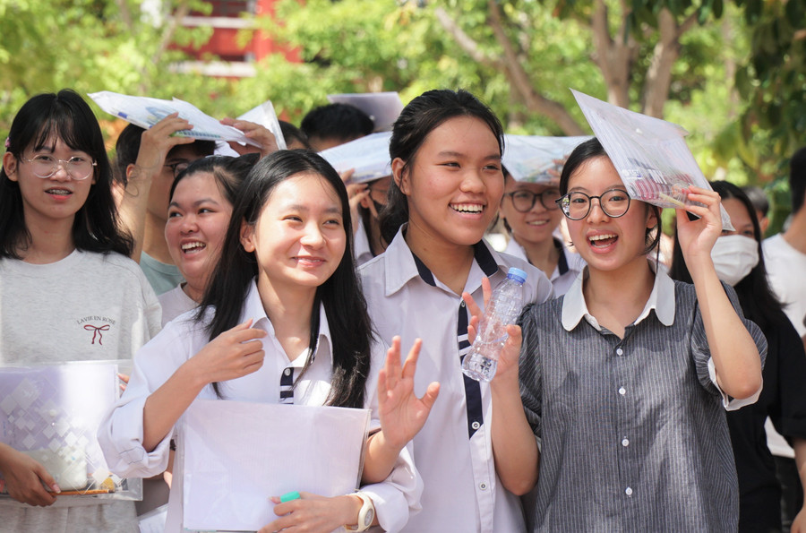 Kết thúc buổi thi thứ 3, thí sinh cũng đã hoàn thành kỳ thi tốt nghiệp THPT 2025. sn100277-2.jpg