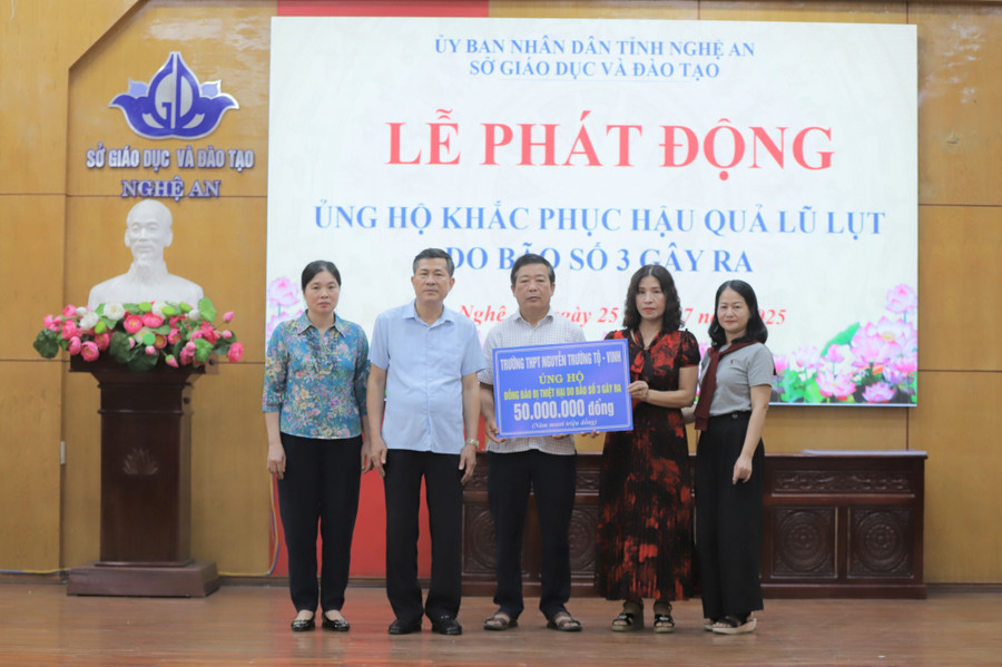 Các trường học tại Nghệ An chung tay hỗ trợ đồng nghiệp, học sinh vùng cao bị ảnh hưởng do bão Wipha. Ảnh: Hồ Lài so-giao-duc-dao-tao-nghe-an-keu-goi-3.jpg