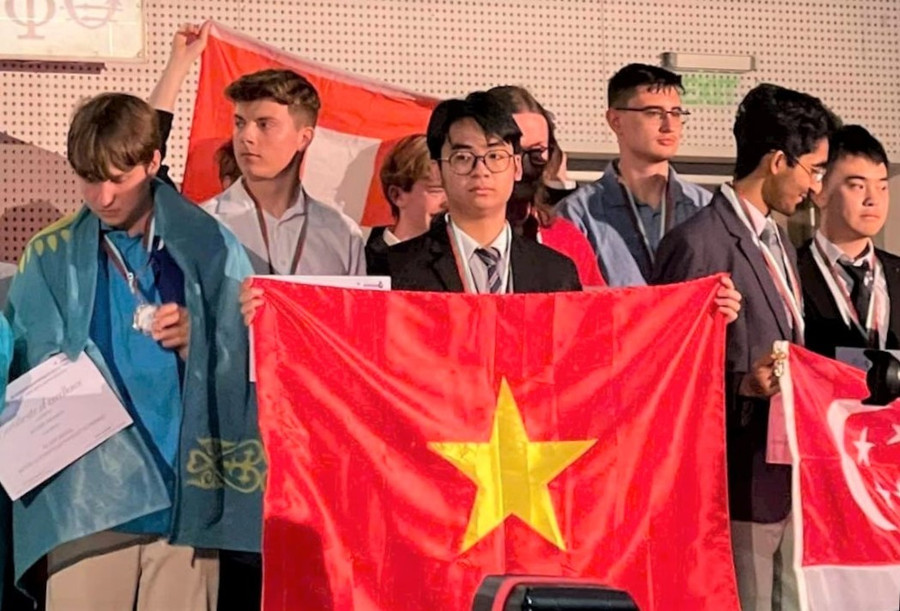 Trần Nguyên Khải đã giành Huy chương Bạc Olympic Vật lý châu Âu năm 2025. Ảnh: NVCC tran-nguyen-khai-2.jpg