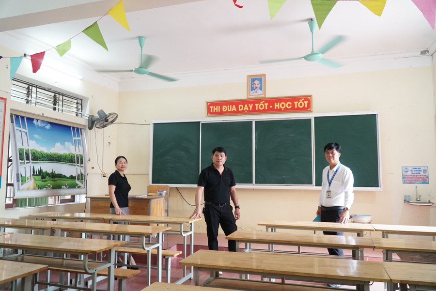 Trường THPT Thanh Chương 1 (huyện Thanh Chương, Nghệ An) đã chuẩn bị đầy đủ cơ sở vật chất phòng thi. Ảnh: Hồ Lài nghe-an-san-sang-thi-tot-nghiep-2025-3.jpg