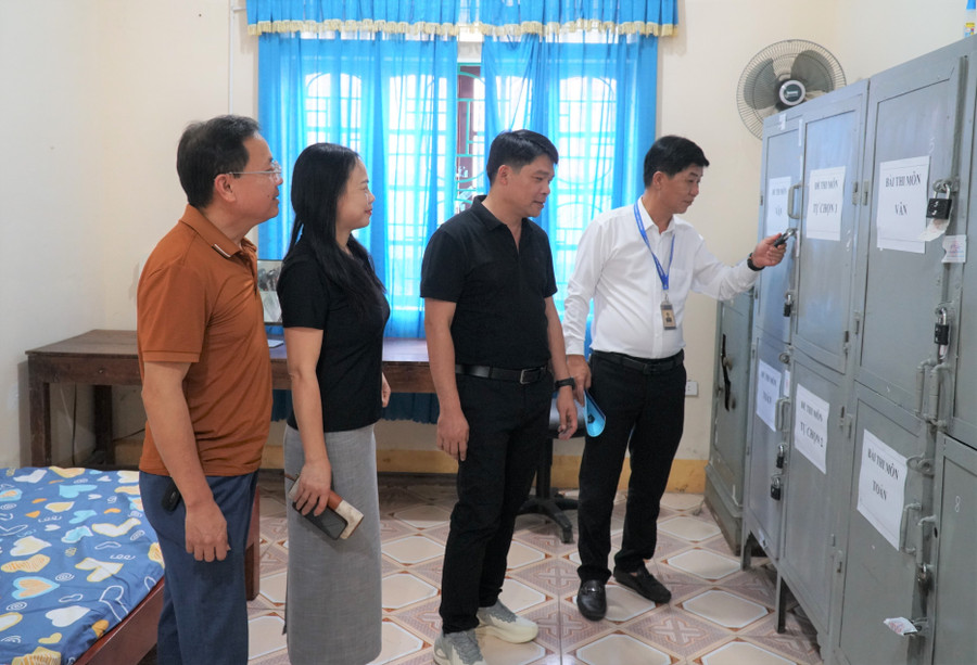 Phòng lưu trữ đề thi, bài thi là nơi được trực 24/24 để đảm bảo an ninh, an toàn, bảo mật trong suốt thời gian diễn ra kỳ thi. Ảnh: Hồ Lài nghe-an-san-sang-thi-tot-nghiep-2025-2.jpg