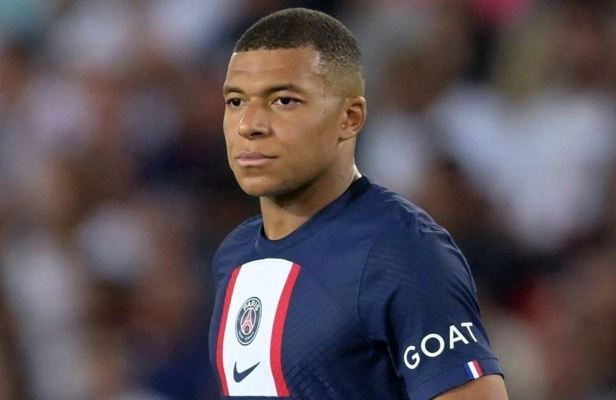 Real Madrid bỏ ý định chiêu mộ tiền đạo Mbappe.