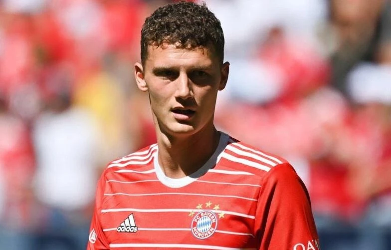 Benjamin Pavard nhận được sự quan tâm lớn của MU.