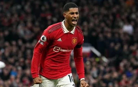 Rashford phủ nhận đòi lương cao để ở Man United.