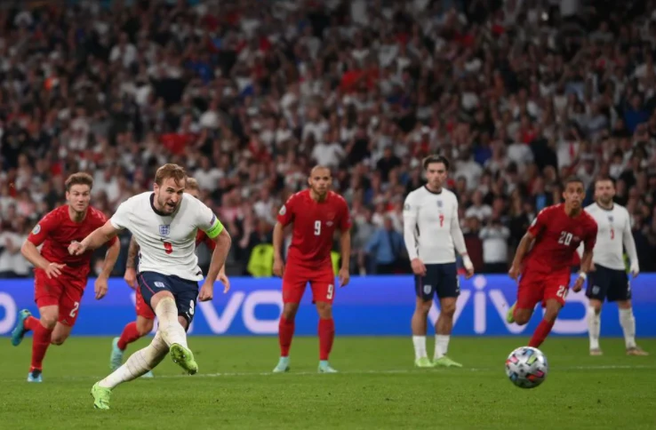 Bàn thắng của Harry Kane giúp tuyển Anh vào chung kết Euro 2020.