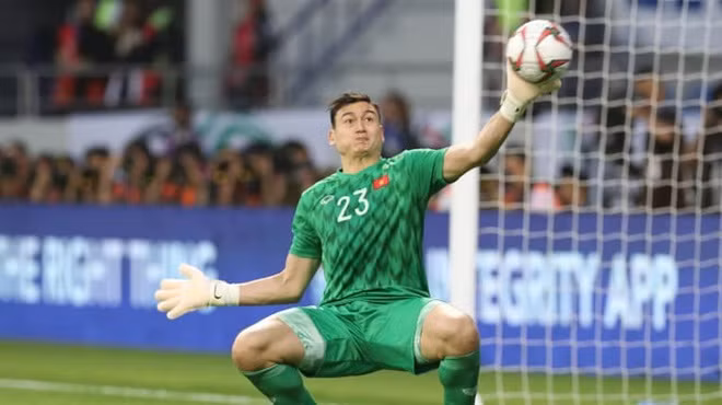 Đặng Văn Lâm sở hữu nhiều điểm yếu.