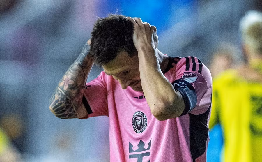 Messi trở lại tập luyện hậu chấn thương .