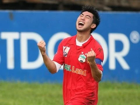 Lee Nguyễn trở lại V.League thi đấu trong màu áo CLB Thành phố Hồ Chí Minh.