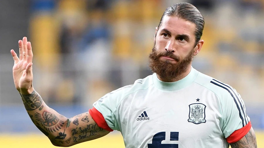 Sergio Ramos từ giã sự nghiệp thi đấu quốc tế ở tuổi 36.