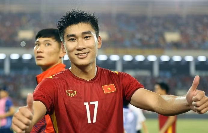 Nhâm Mạnh Dũng là một trong 3 cầu thủ quá tuổi của Olympic Việt Nam dự ASIAD 19.