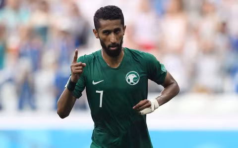 Tuyển Saudi Arabia nguy cơ thiếu vắng tiền vệ đội trưởng Salman Al-Faraj.