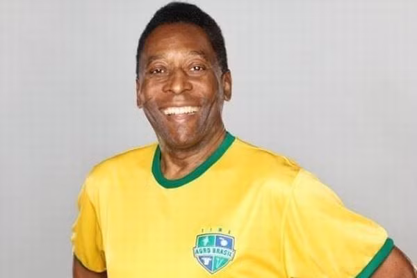 “Vua bóng đá” Pele dự đoán tuyển Brazil sẽ vô địch World Cup 2022.