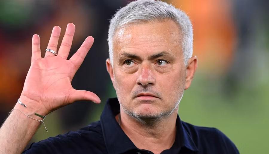 Mourinho muốn chiêu mộ Dalot của Man United trong năm tới.