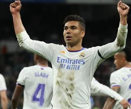 Casemiro nhận được sự quan tâm của nhiều đội bóng Anh.