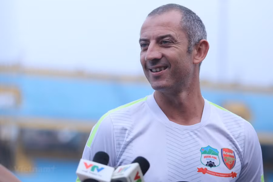 HLV Guillaume Graechen chia tay Hoàng Anh Gia Lai sau 14 năm gắn bó