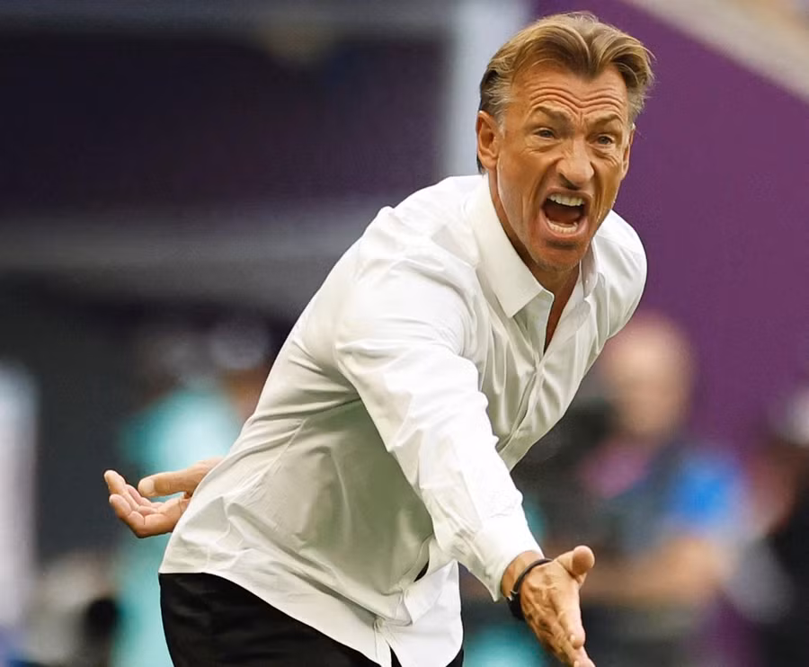 HLV ĐT Ả Rập Xê-út thất vọng khi đội nhà sớm dừng bước ở vòng bảng.