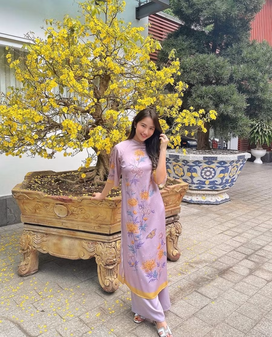 Nàng dâu mới luôn tươi tắn và rạng rỡ.