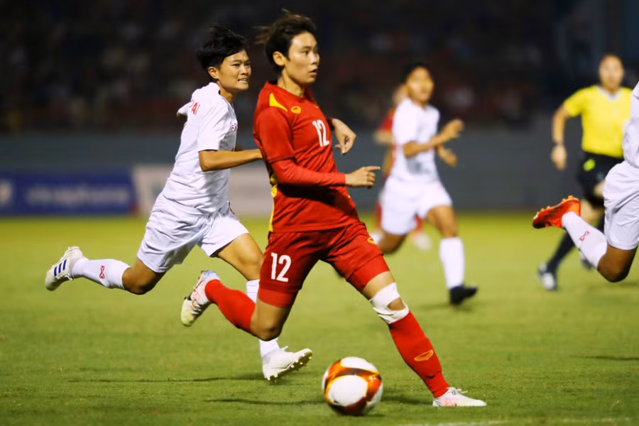 Tuyển nữ Việt Nam nhận thưởng lớn trước trận chung kết SEA Games 31.