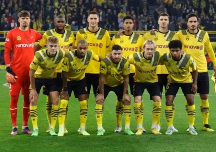 Vé trận Việt Nam và Dortmund khá cao so với giải V.League.