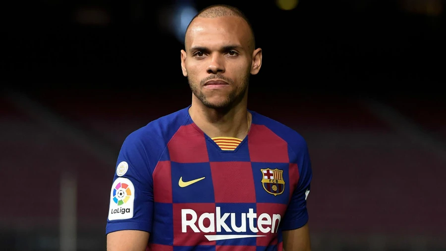 Braithwaite chỉ chấp nhận ra đi nếu Barca thanh toán đủ từng xu trong 2 năm hợp đồng còn lại.