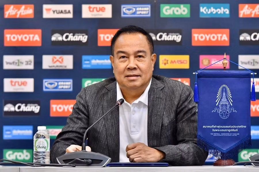 Somyot vẫn tiếp tục đảm nhiệm vị trí chủ tịch Liên đoàn bóng đá Thái Lan.