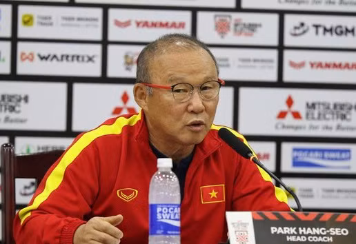 HLV Park Hang Seo hài lòng với màn trình diễn của các học trò sau trận thắng Myanmar.
