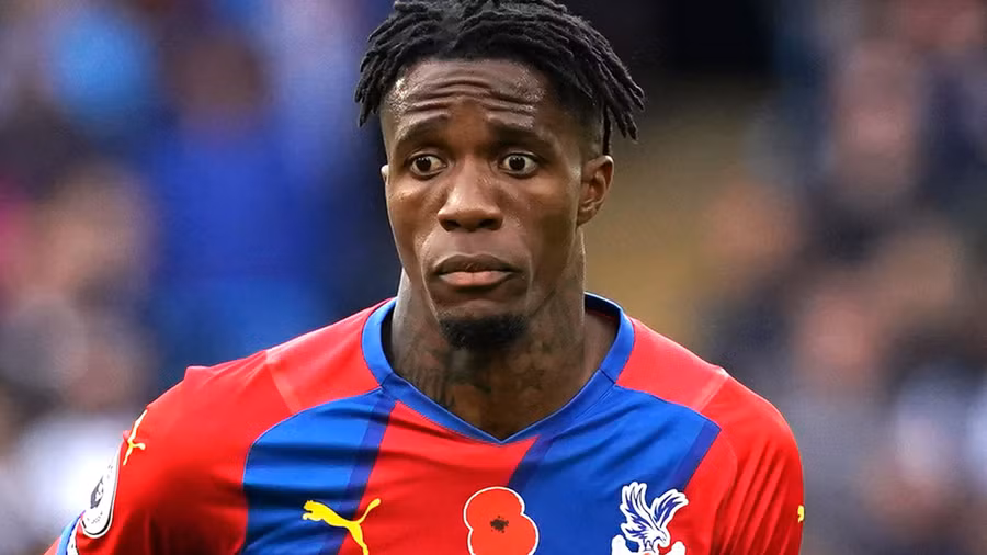 Wilfried Zaha lọt tầm ngắm của Barca.