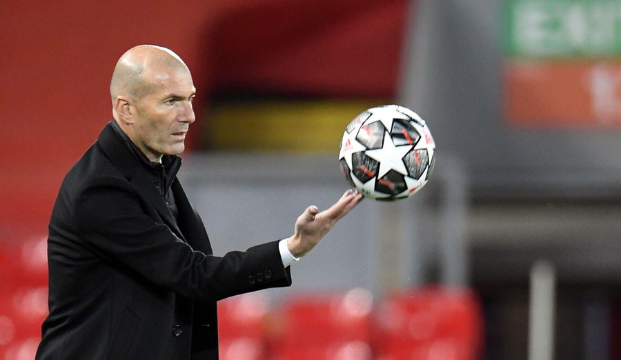 Zidane được đồn đoán có thể tiếp quản MU.