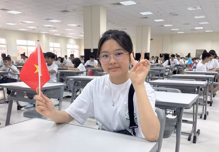 Em Lê Quỳnh Nga, học sinh lớp 9A, trường THCS Hùng Vương.