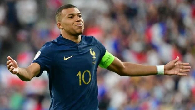 Mbappe lọt vào tầm ngắm của Arsenal và Real Madrid.