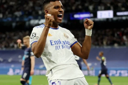 Rodrygo gia hạn hợp đồng với Real Madrid.