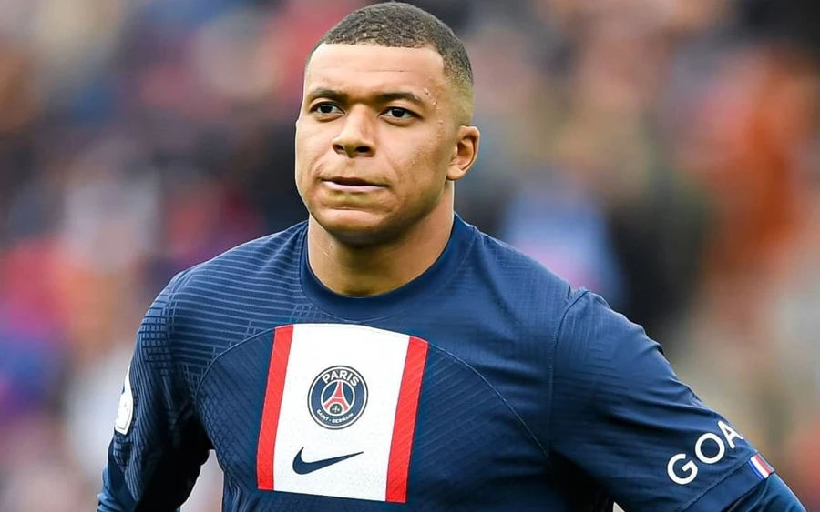 Tổng thống Pháp muốn giữ Mbappe ở lại PSG.