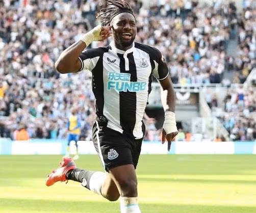 Allan Saint-Maximin nhận được sự quan tâm đặc biệt của Man United.