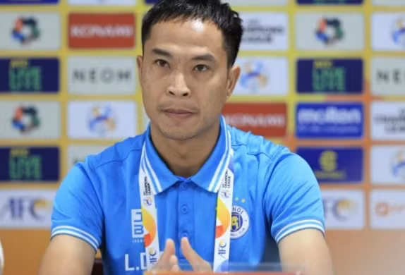 HLV Hà Nội hài lòng với trận thắng Wuhan Three Towns.