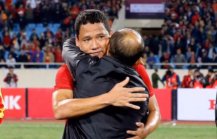 HLV Park Hang Seo ngợi khen Anh Đức là huấn luyện viên giỏi.